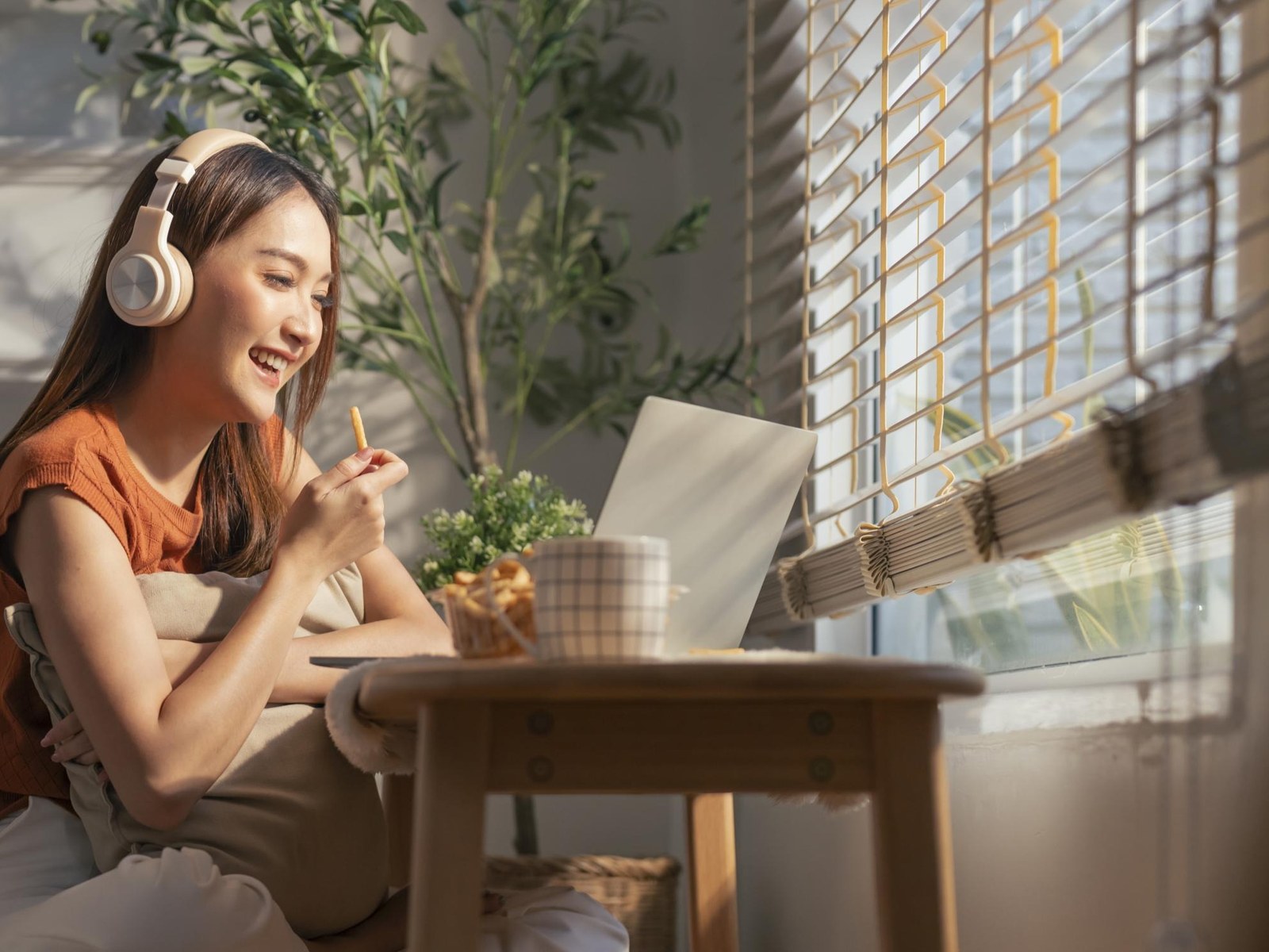 Work-from-home lifestyle reference