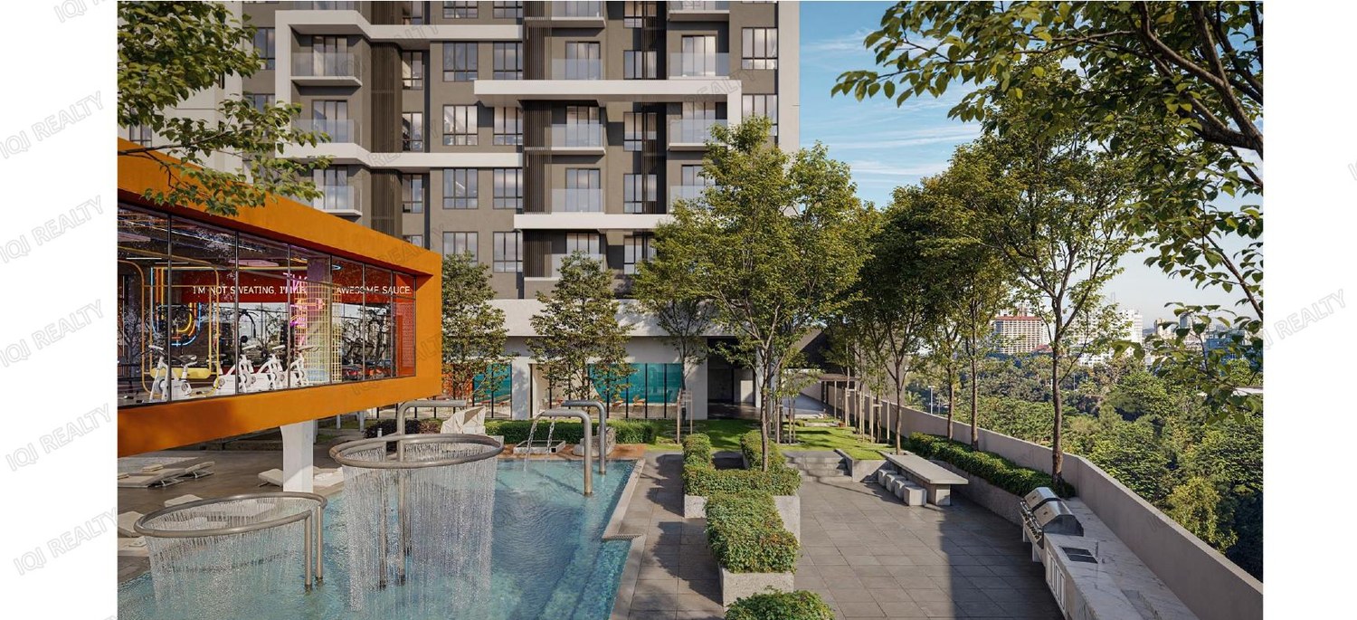 Podium pool deck