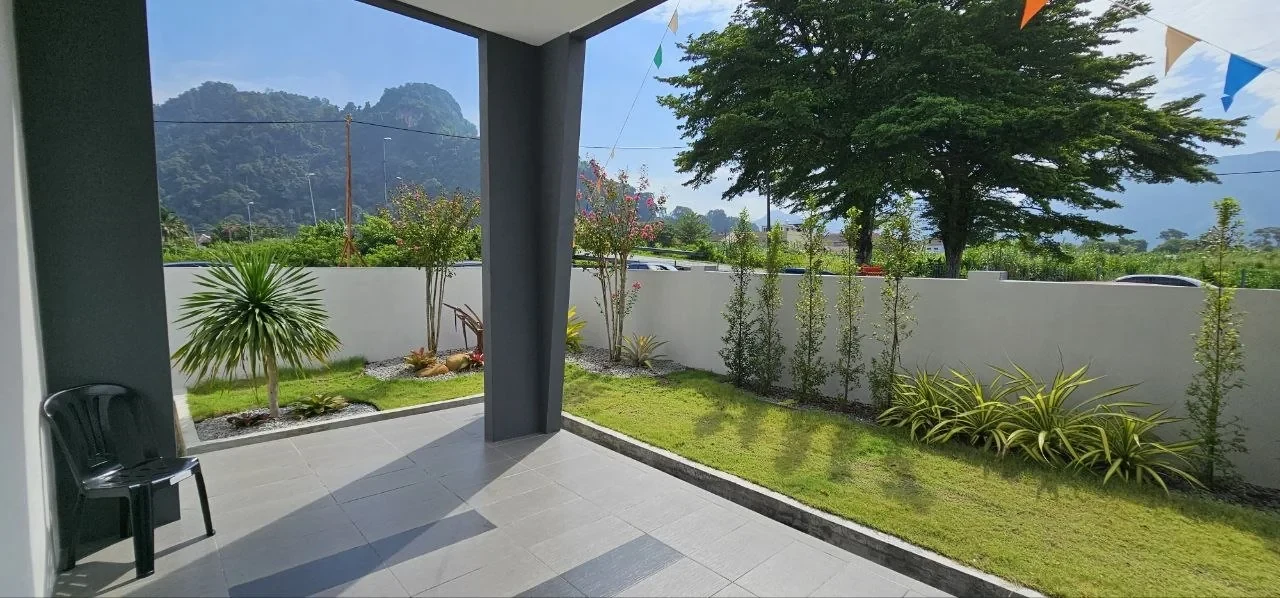 Ampang Cove garden outlook - show unit