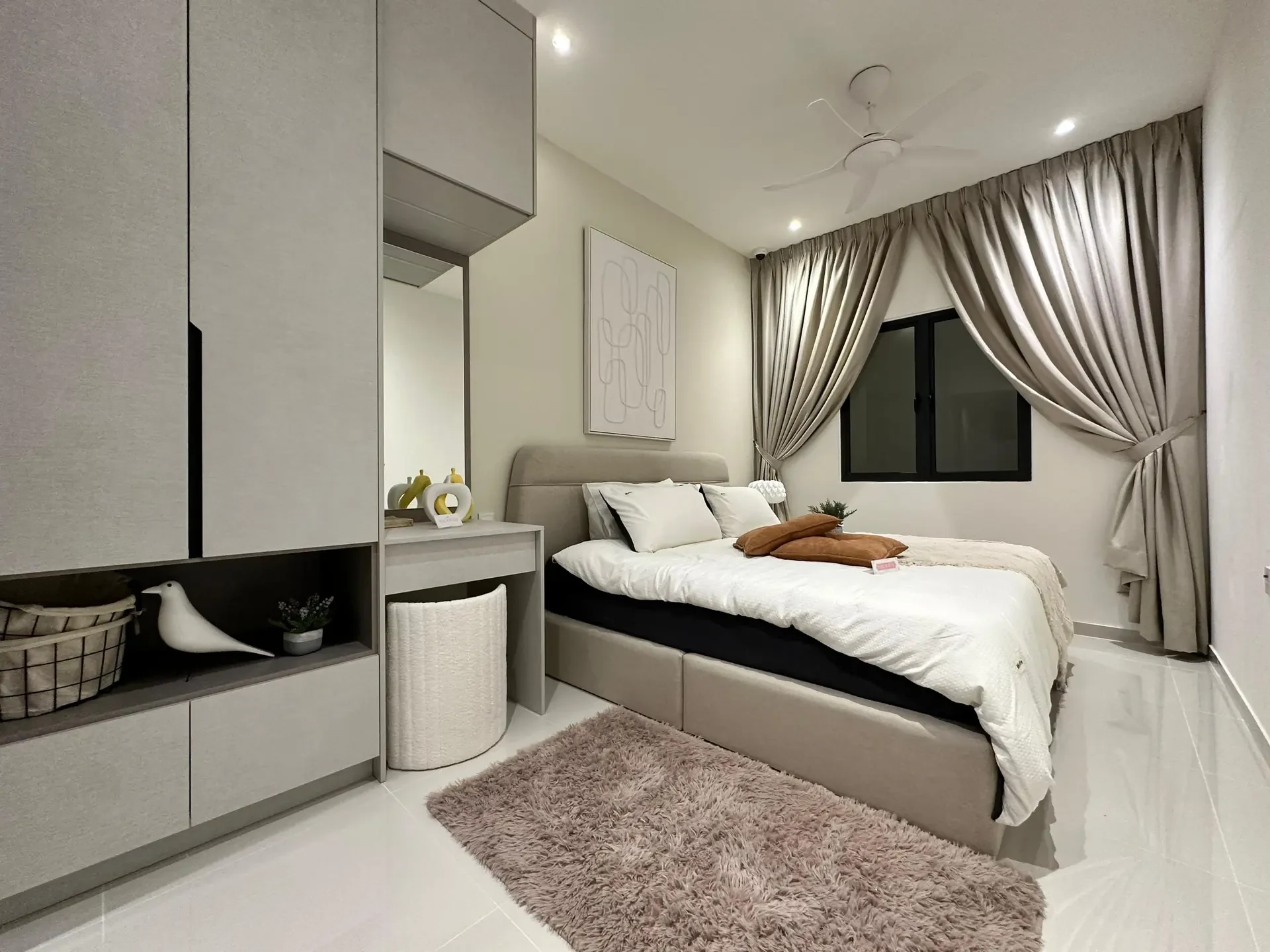 Iconic Harmony show-unit bedroom