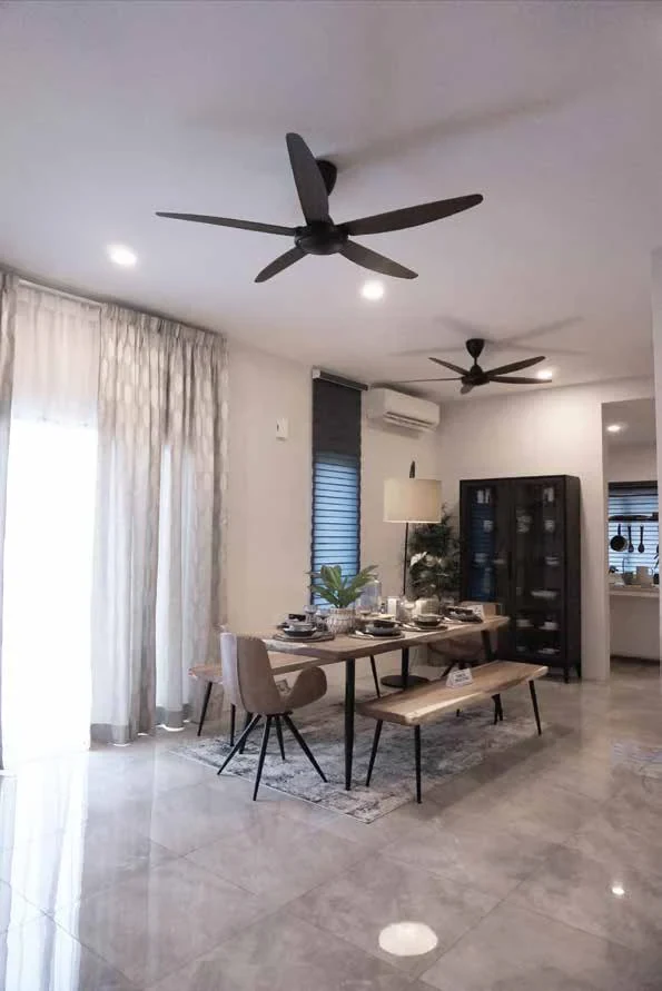 Pulai Heights dining area - show unit