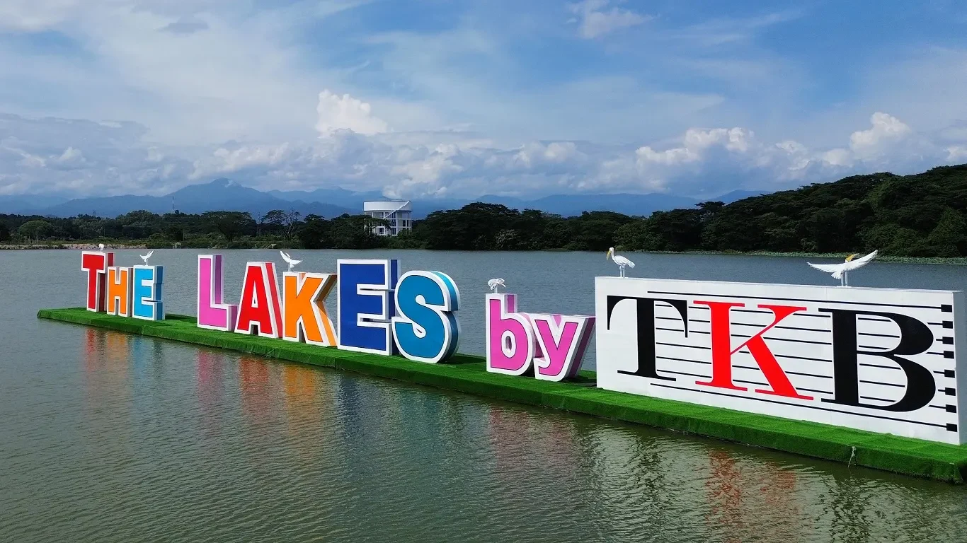 The Lakes at Batu Gajah the lakes development entrance landmark
