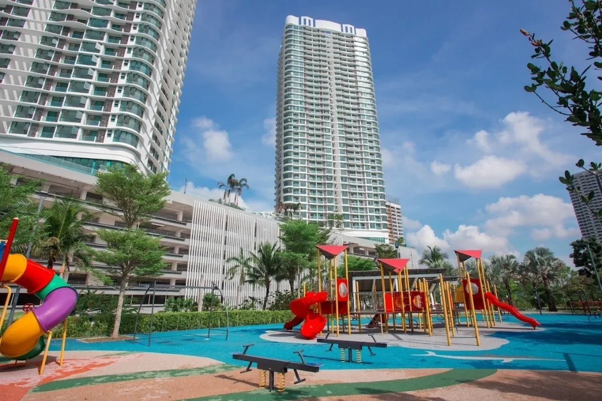 The M playground